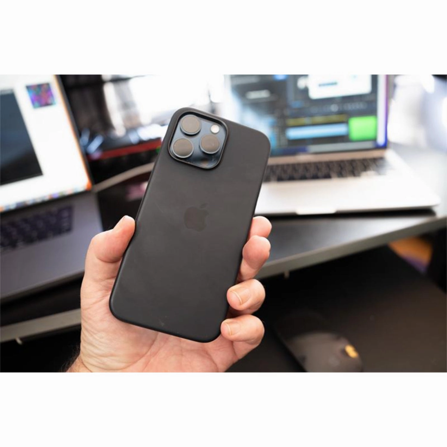 Apple MT1M3ZM/A iPhone 15 Pro Max Silicone Case with MagSafe - Black