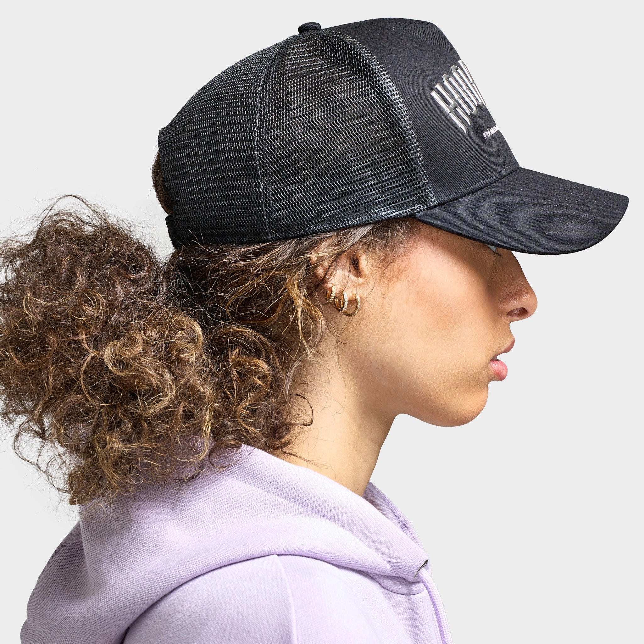 Hoodrich Chromatic V2 5 Panel Trucker Cap Black / Silver