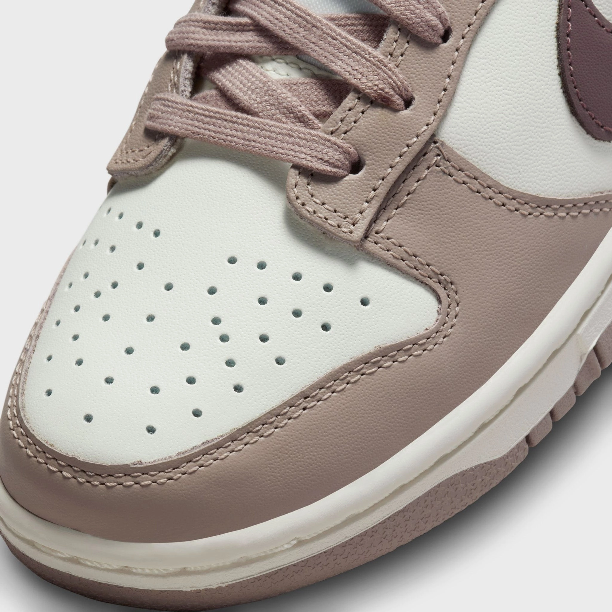 Nike Women's Dunk Low Sail / Plum - Eclipse