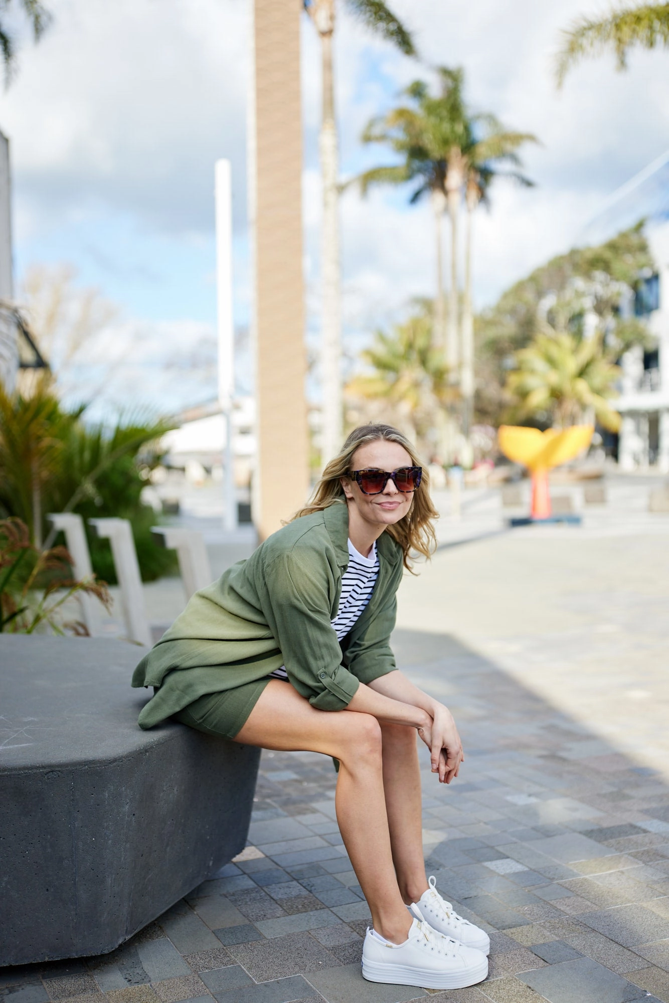 Shine On Essentials L/S Shirt Khaki